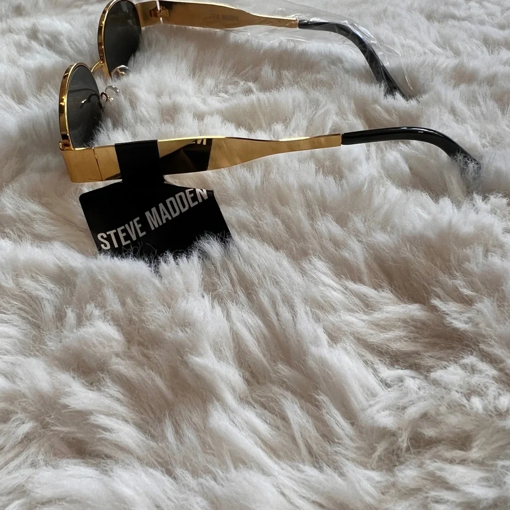 Steve Madden Mystie sunglasses